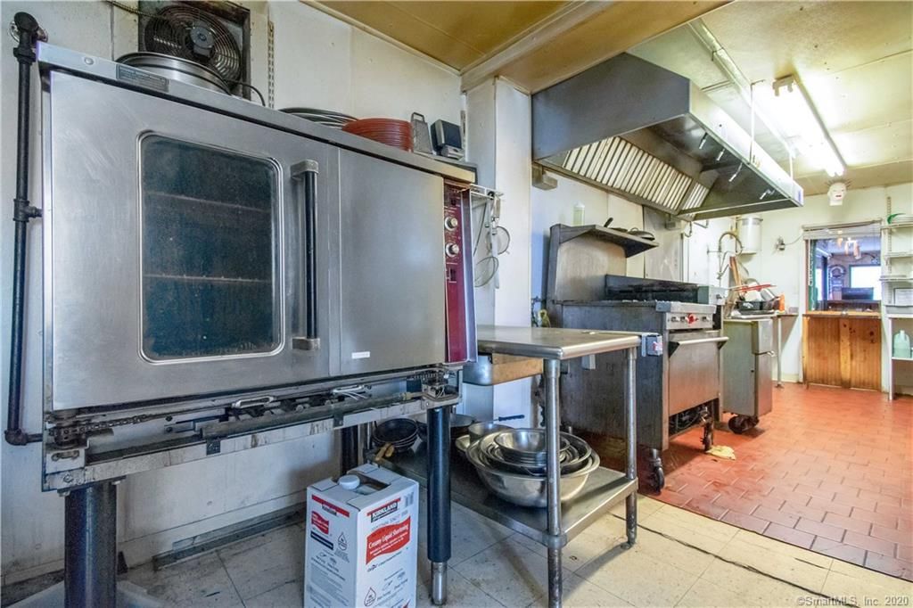 112 Spring St, Enfield, CT 06082